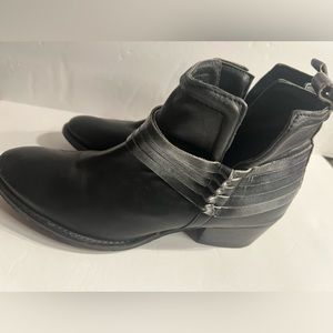 Diba Skyler Leather Distressed Ankle Booties Size 8